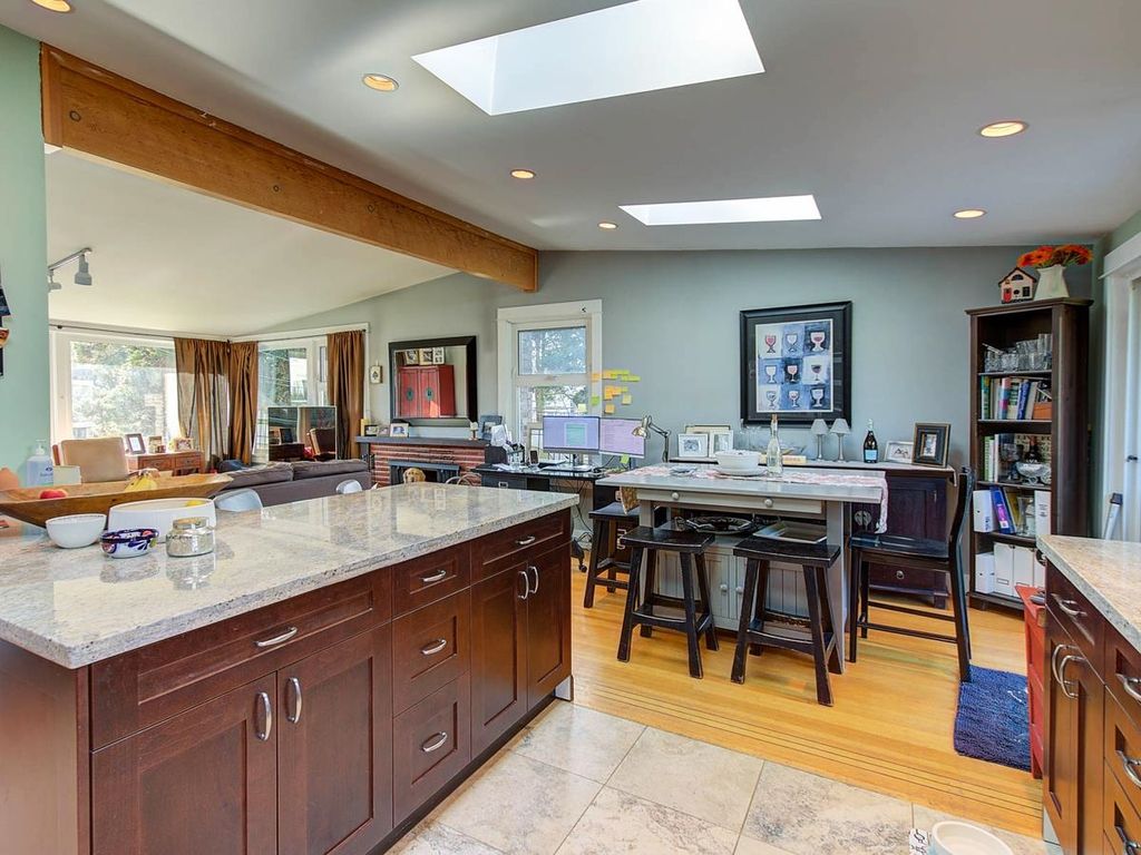 listing image 1108991495578466321