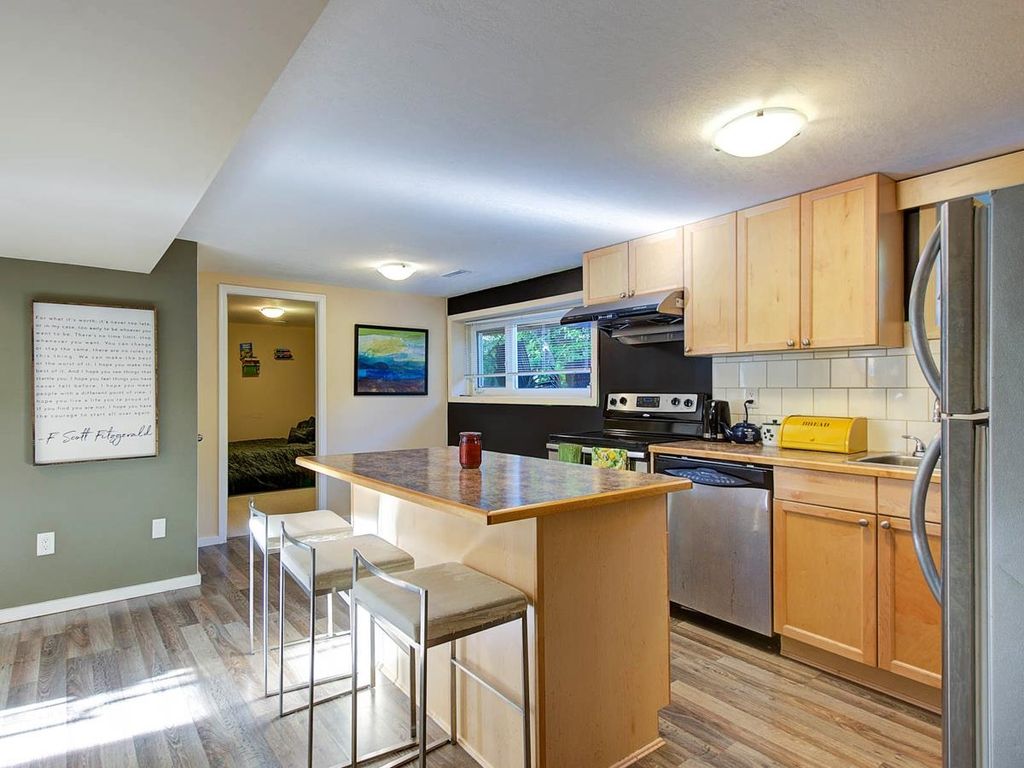 listing image 1108089698598961484