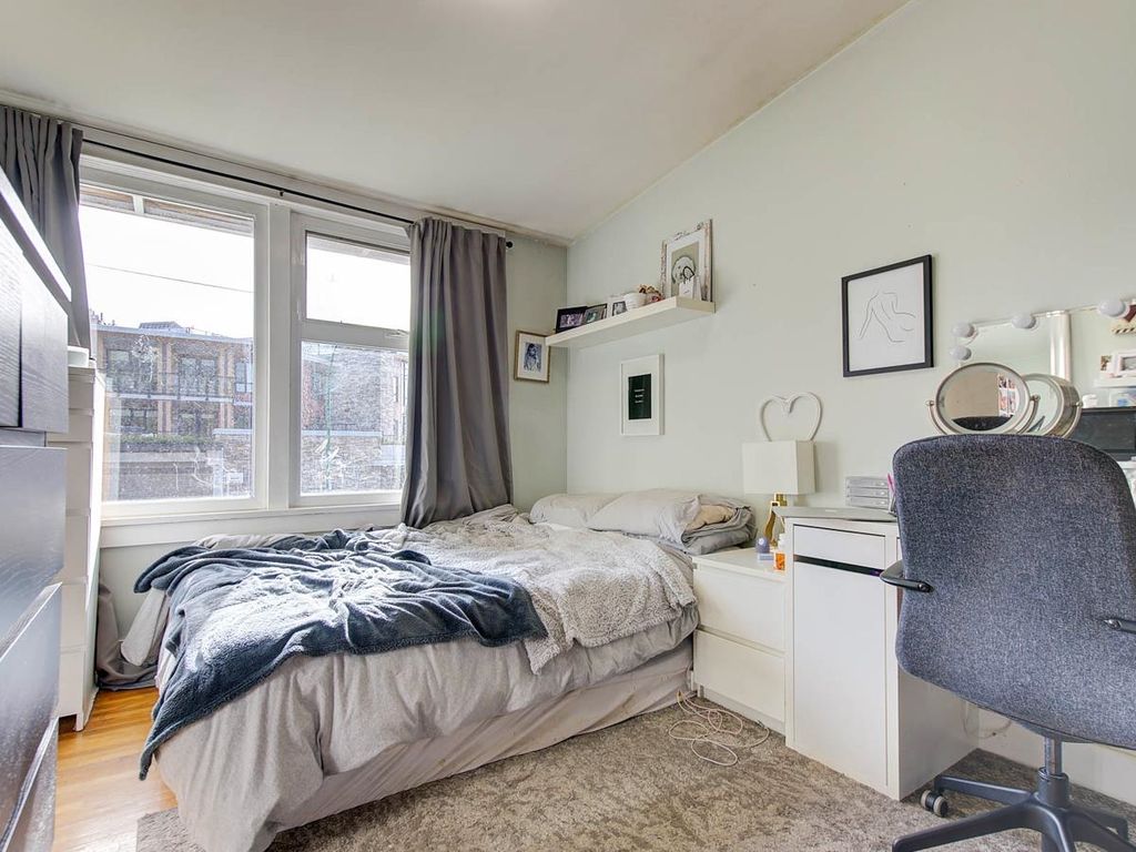 listing image 1105864751011538876