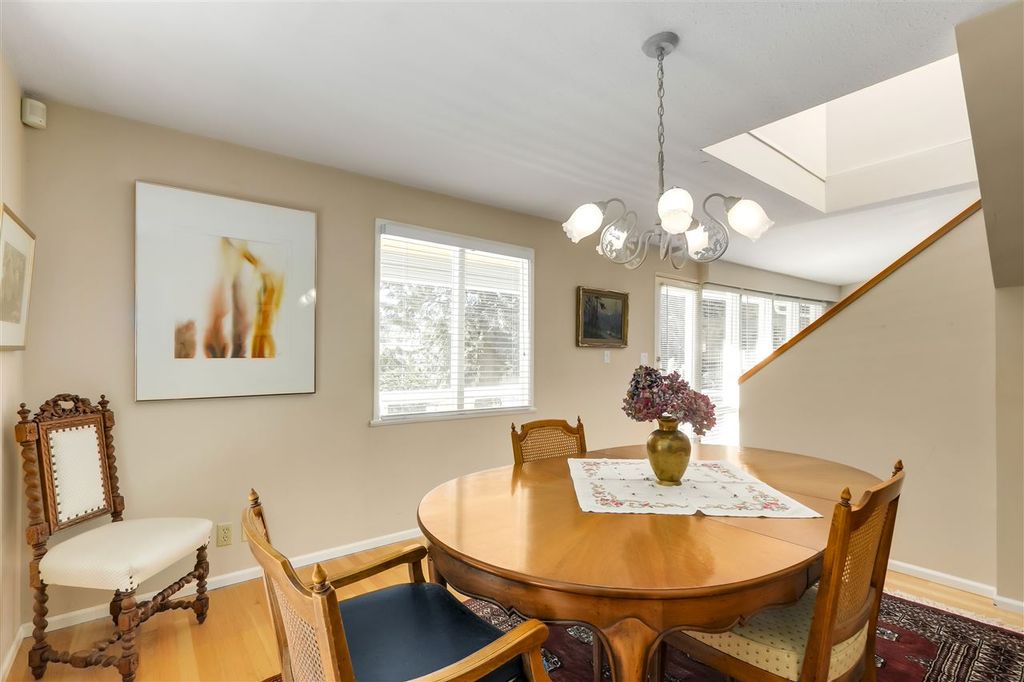 listing image 1102387101860672552