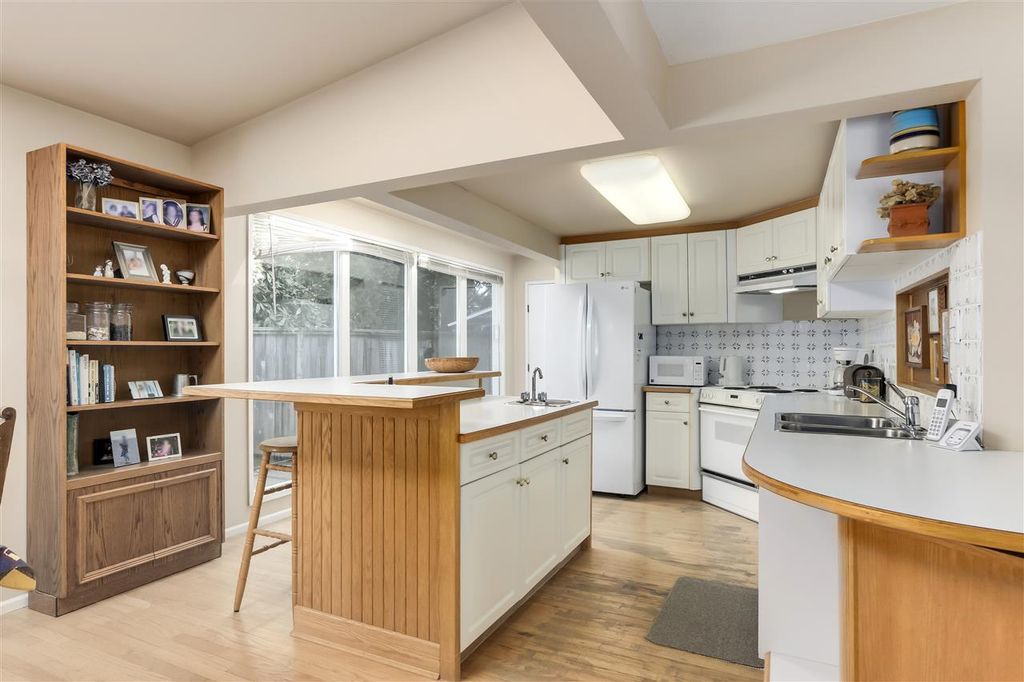 listing image 1104008143027613265