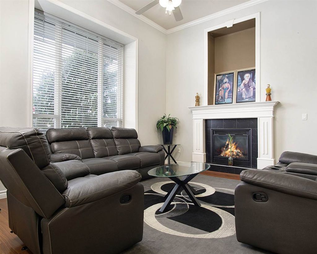 listing image 1108750102285120725