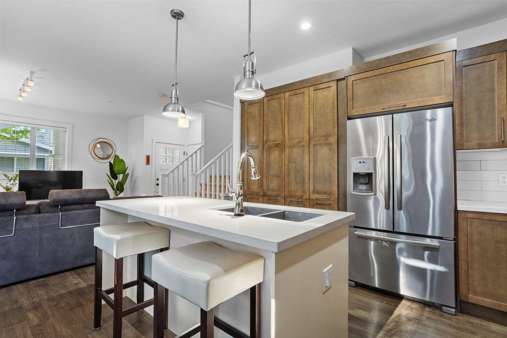 listing image 1107853800879213453