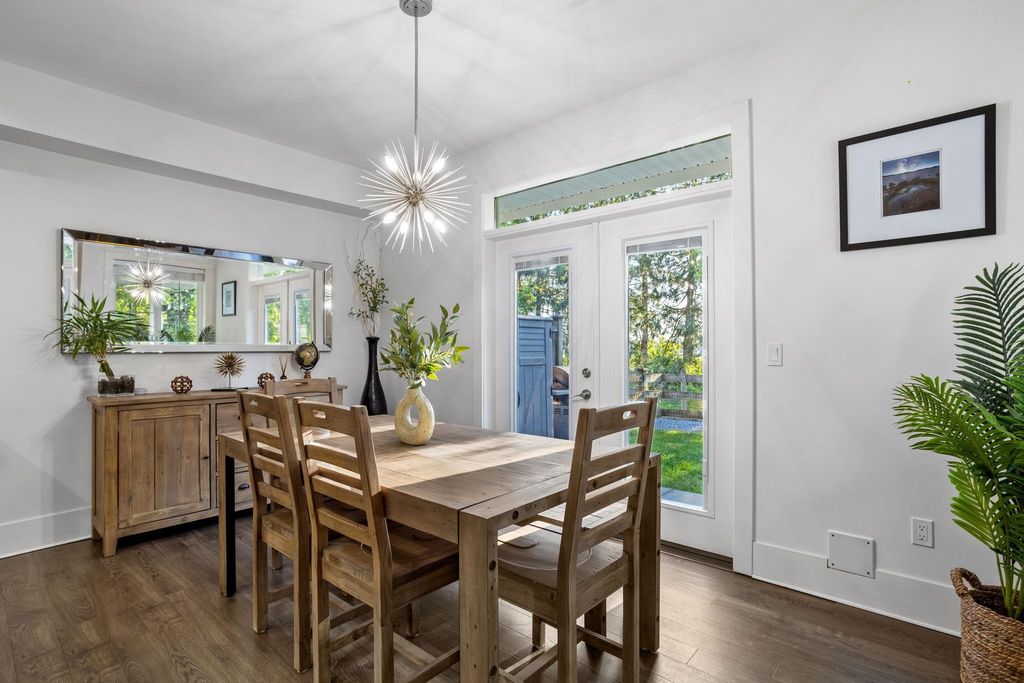 listing image 1103642210624176766