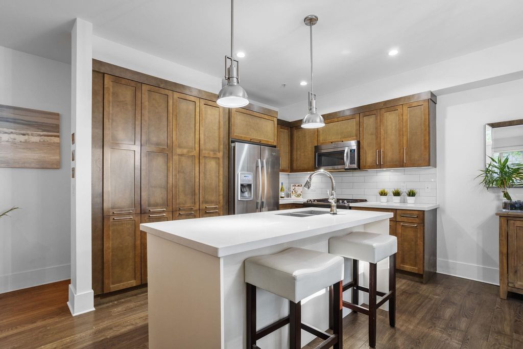 listing image 1108410556734183614