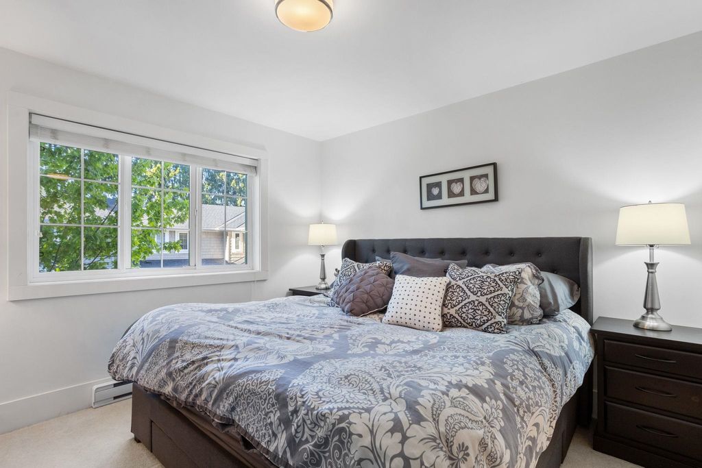 listing image 1102947532105095460