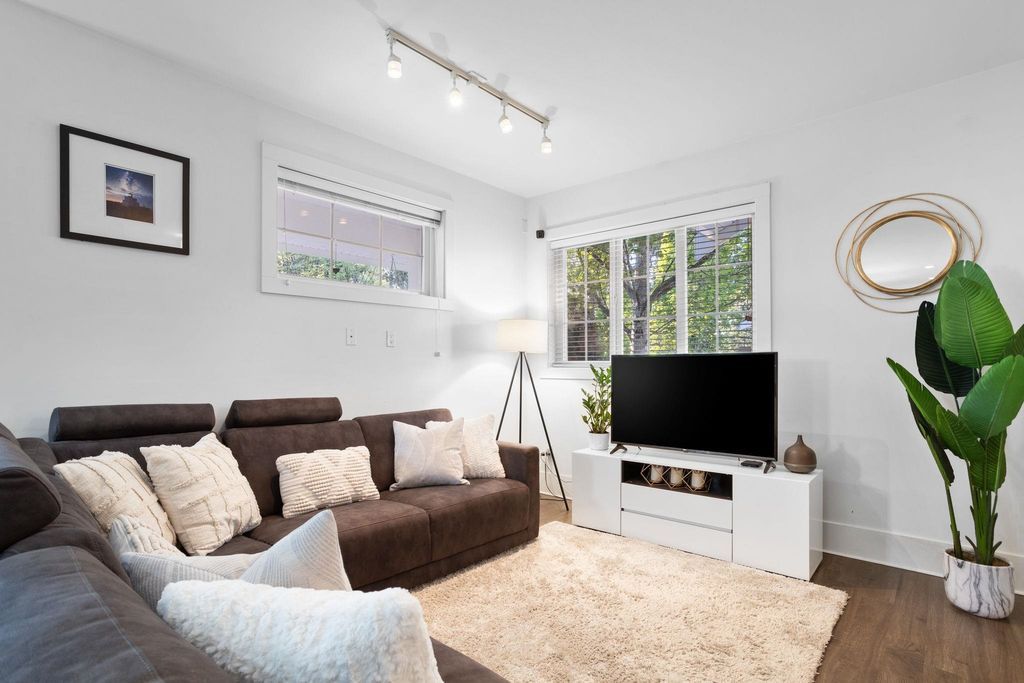 listing image 1105776520865256452