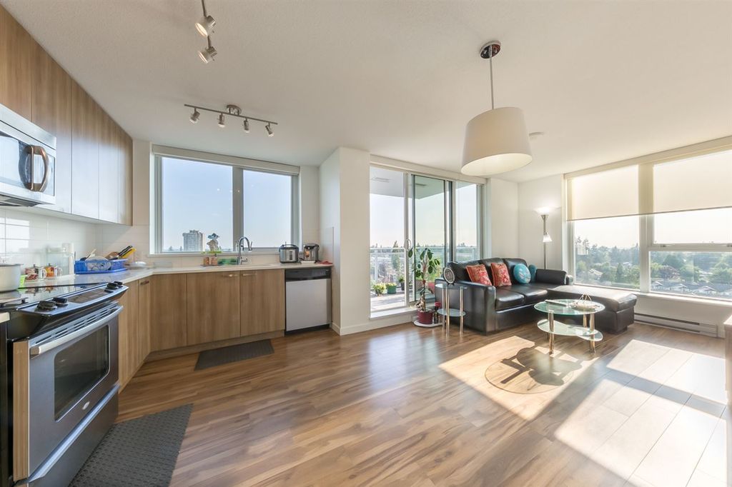 listing image 1105670409139569535