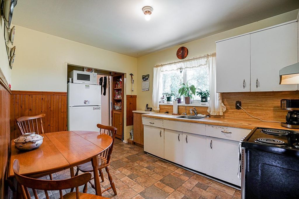 listing image 1109354624415200863