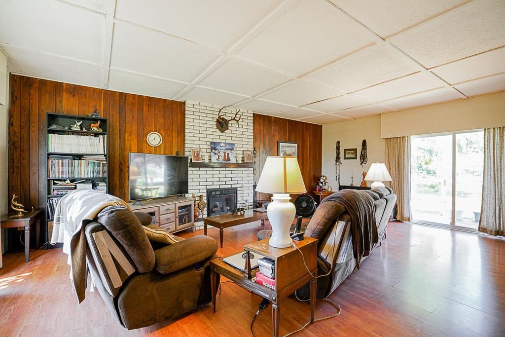 listing image 1107158051823333153