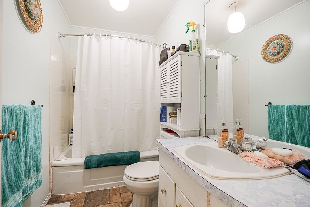 listing image 1103463047942283270