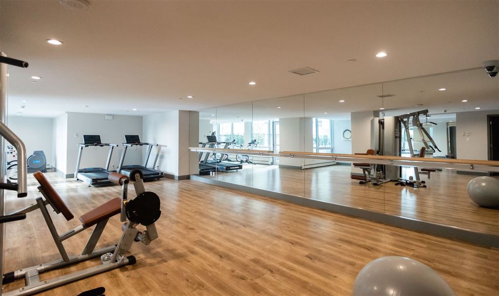 listing image 1102921837298259570
