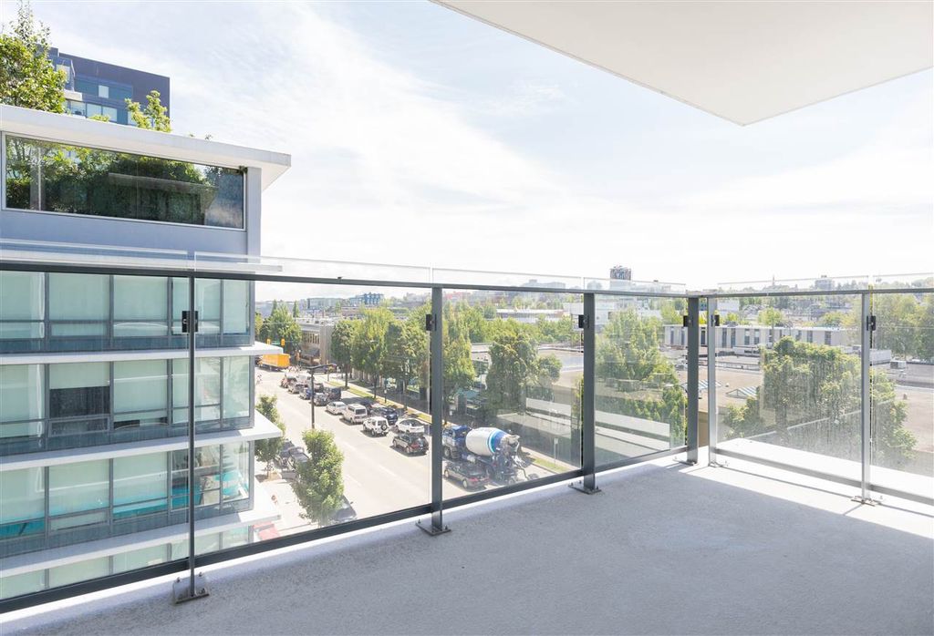 listing image 1109399066885315482
