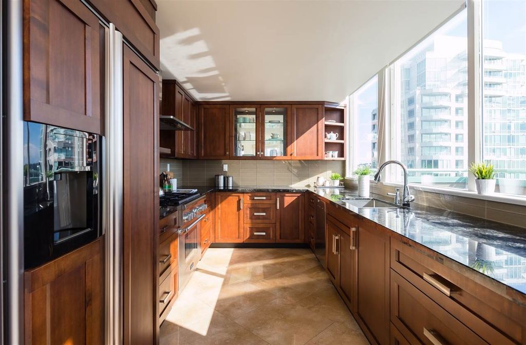 listing image 1108977567358022564