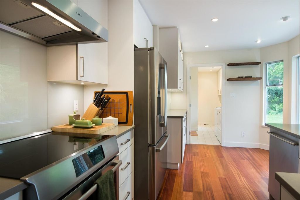 listing image 1105728926702877510