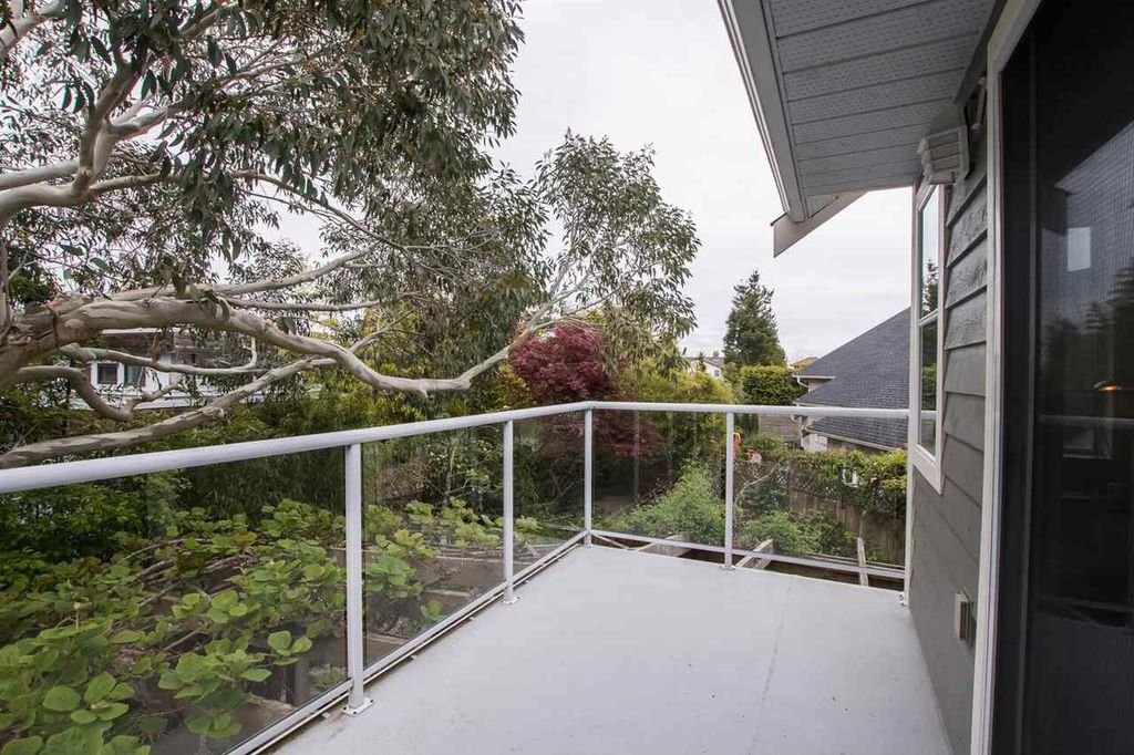 listing image 1104128335600817137