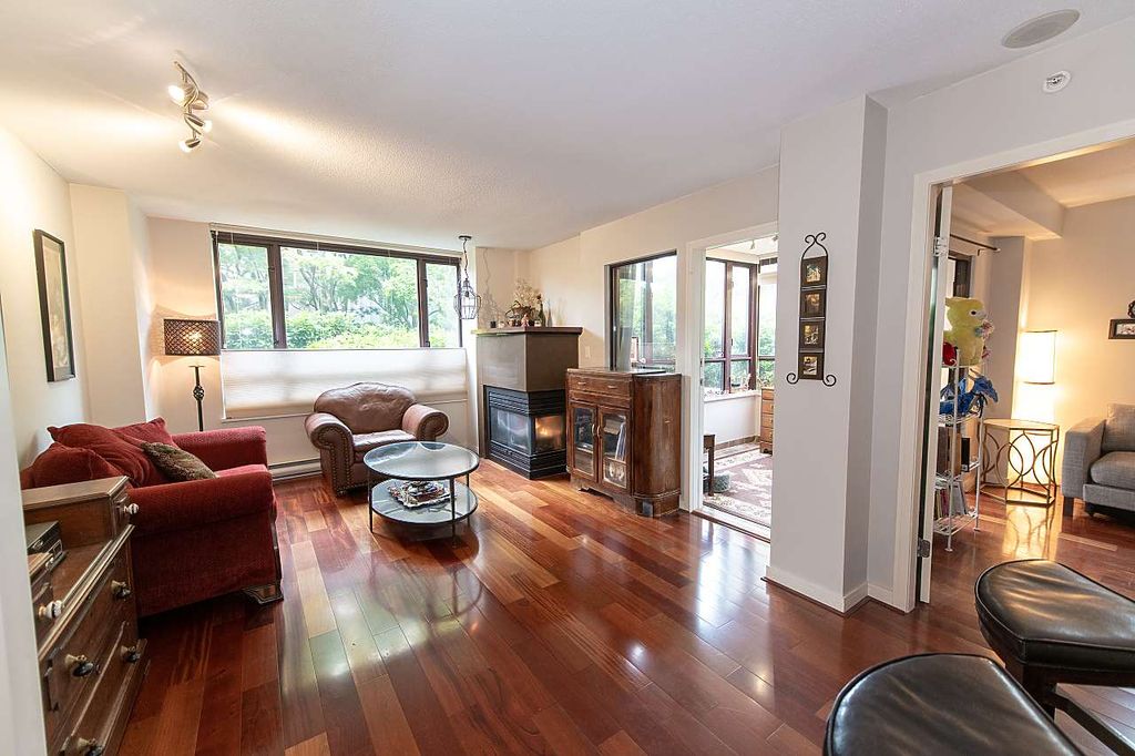 listing image 1103590693564896316