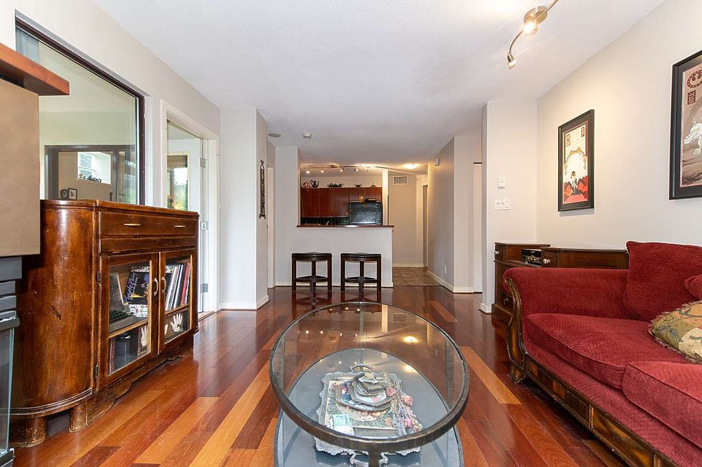listing image 1106901709009024752