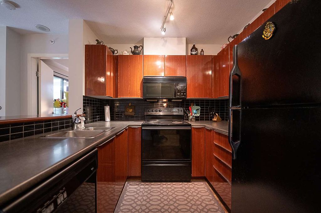 listing image 1105497840274901458