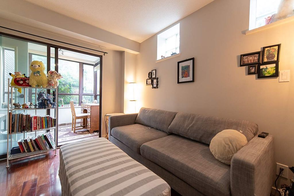 listing image 1100991007833081117