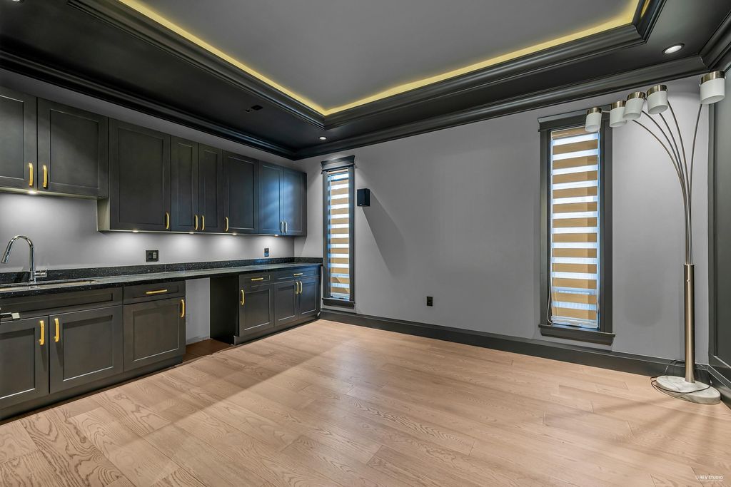 listing image 1102627486432570263