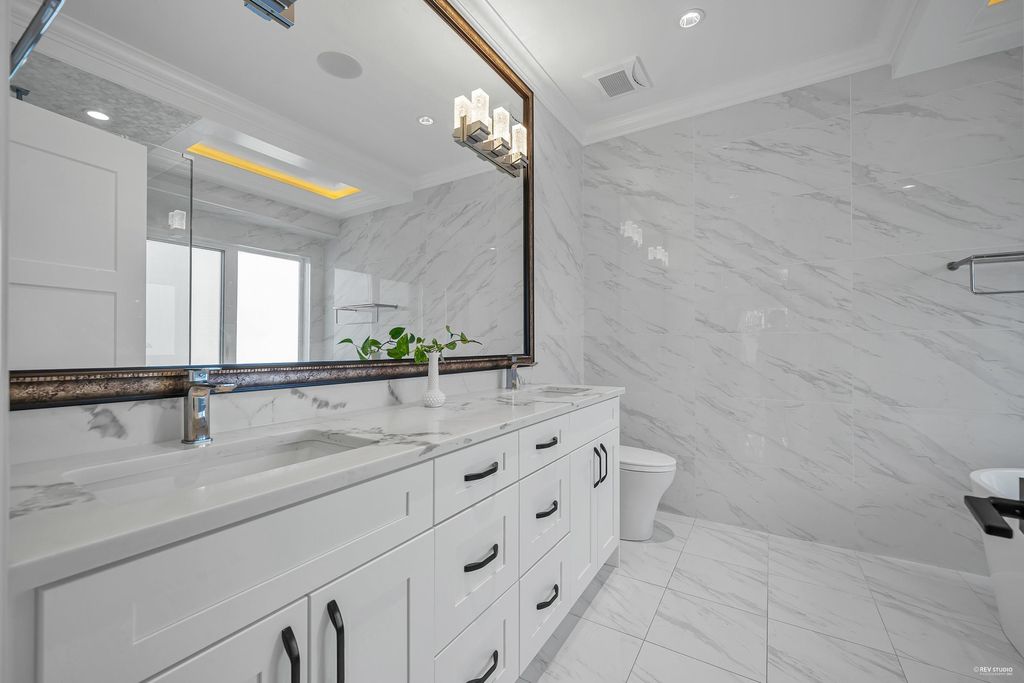 listing image 1105288485106698694
