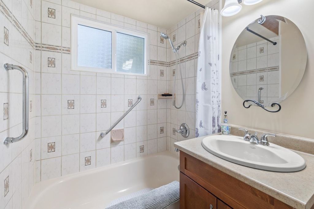 listing image 1104666905446775350