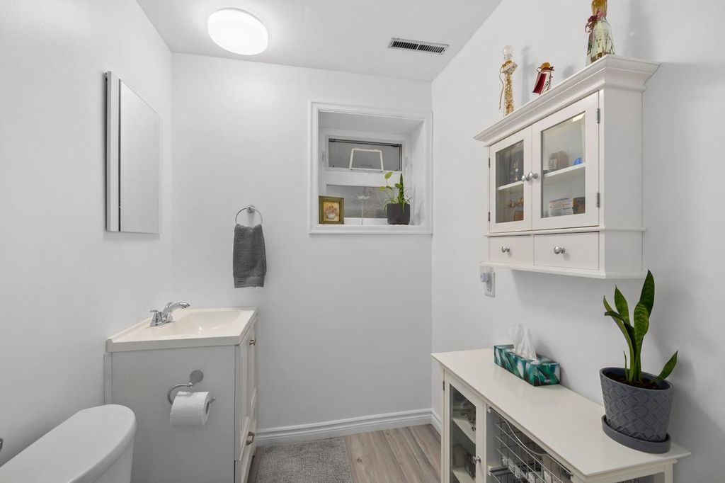 listing image 1106133125040290924