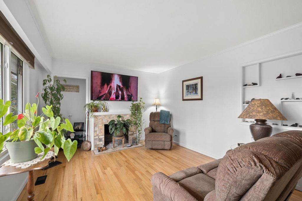 listing image 1105303884267612455