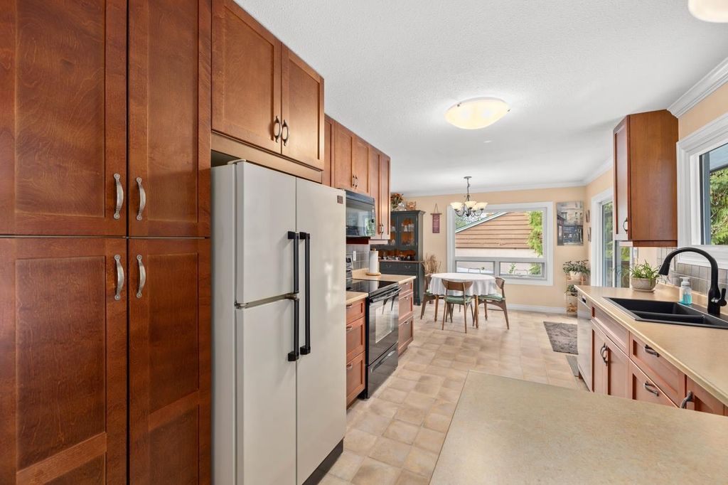 listing image 1100373306923628499
