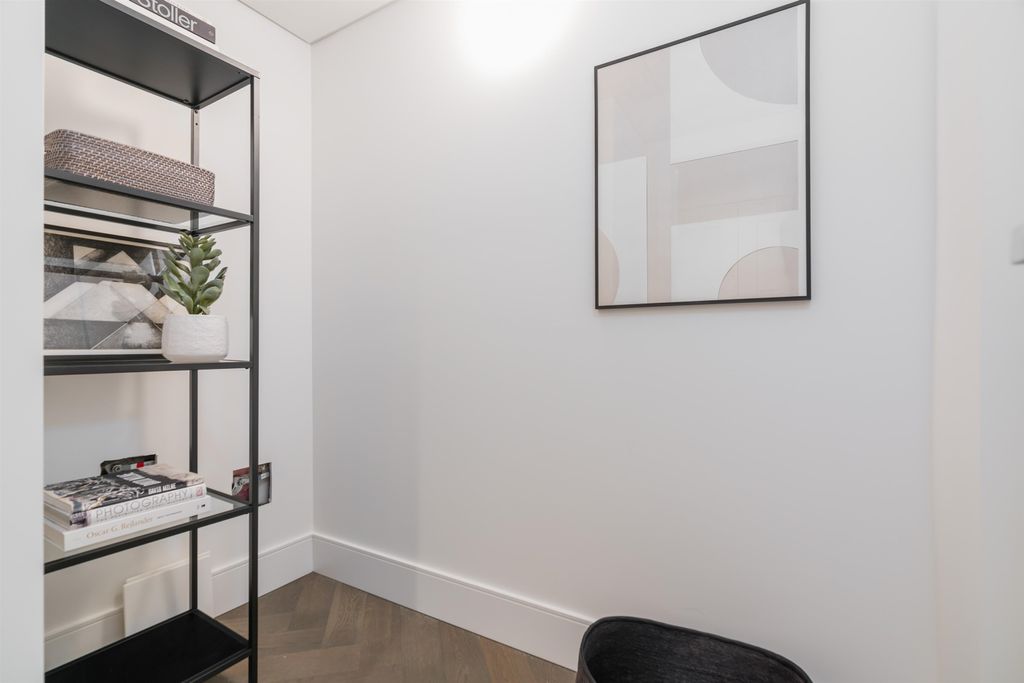 listing image 1109917379220951202