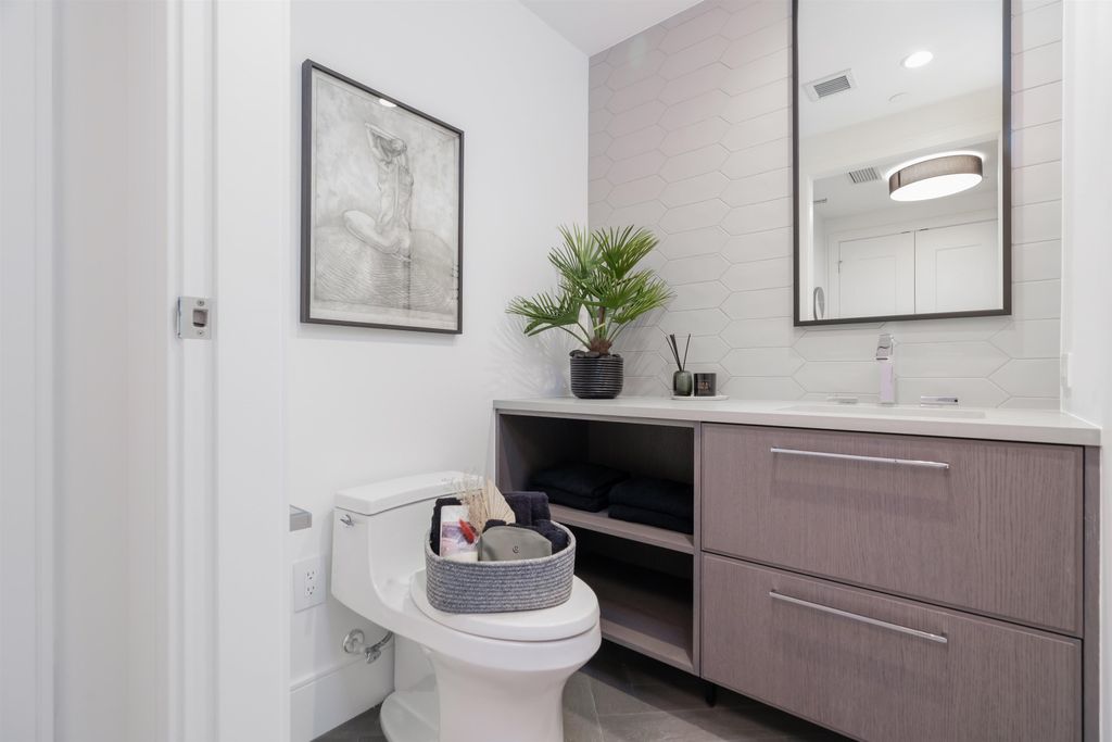 listing image 1105424062197772337