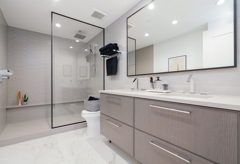 listing image 1106489843279158459