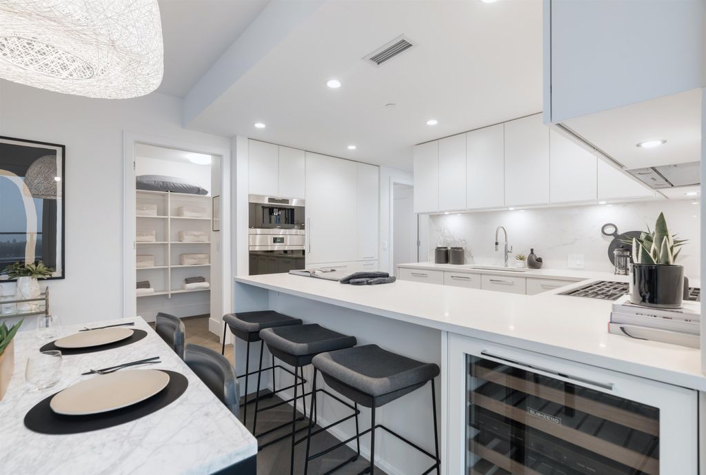 listing image 1102900976687906529