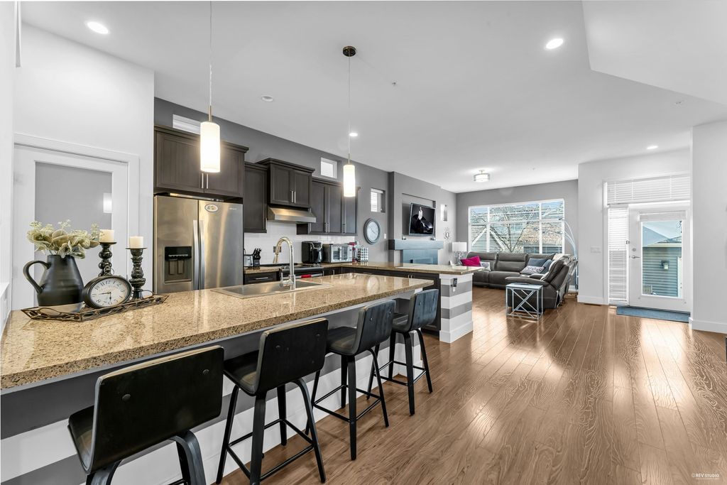 listing image 1106645675483880247