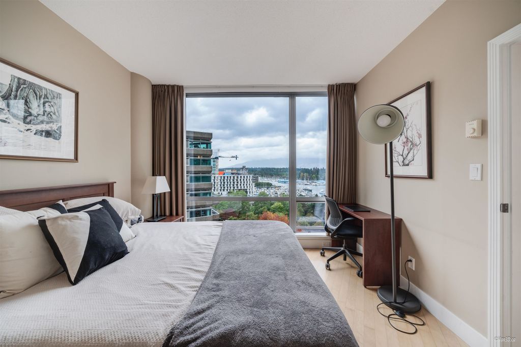 listing image 1104051011899152756