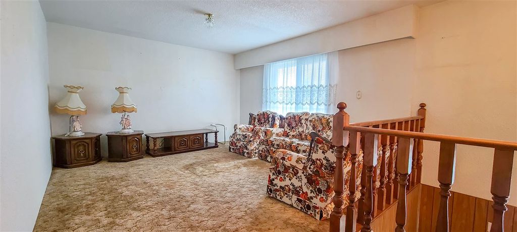 listing image 1106571419952865458