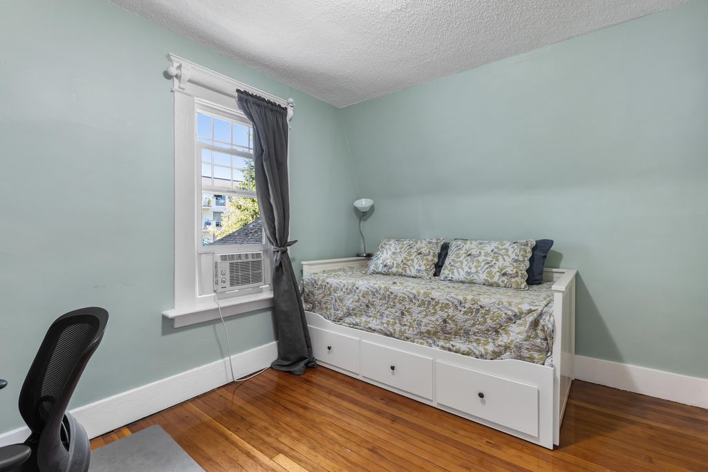 listing image 1106976410513207956