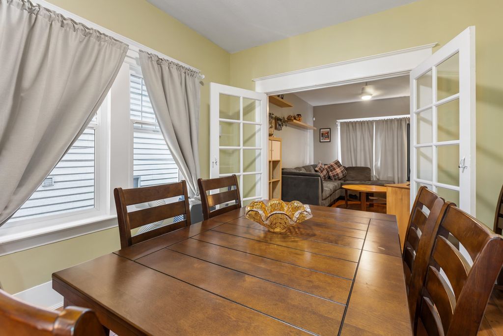 listing image 1104142670014784003