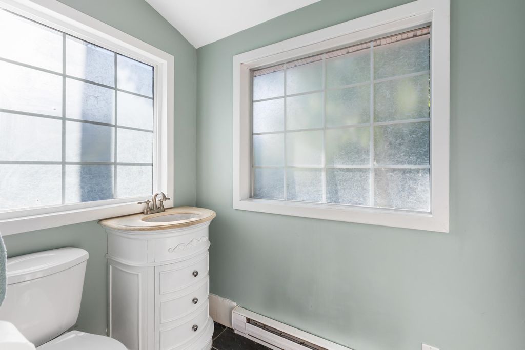listing image 1108323628739630878