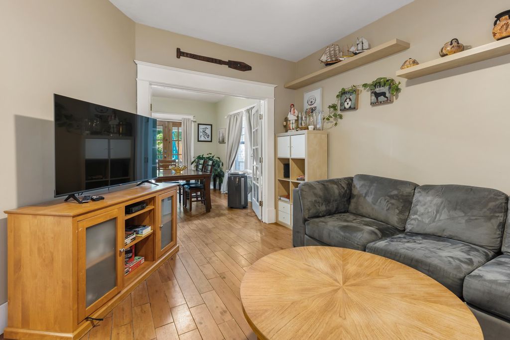 listing image 1108638588619304447