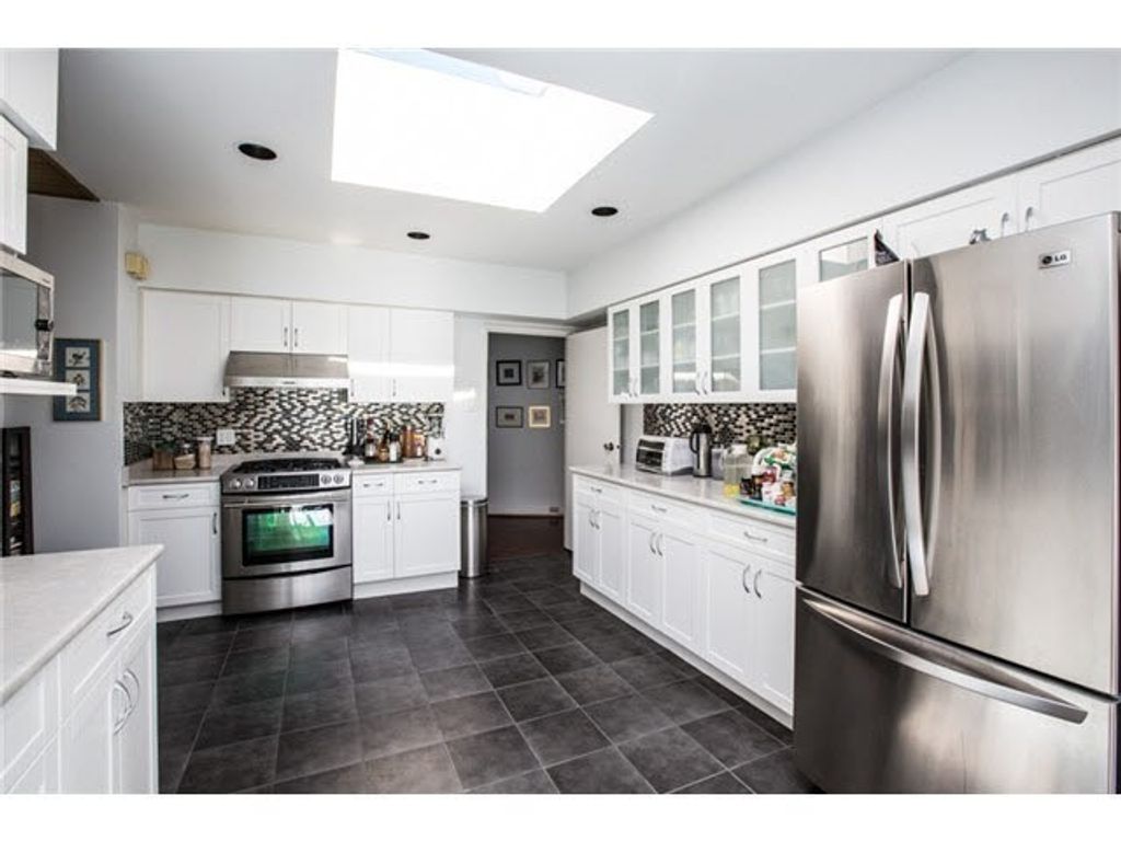 listing image 1105624008424247795