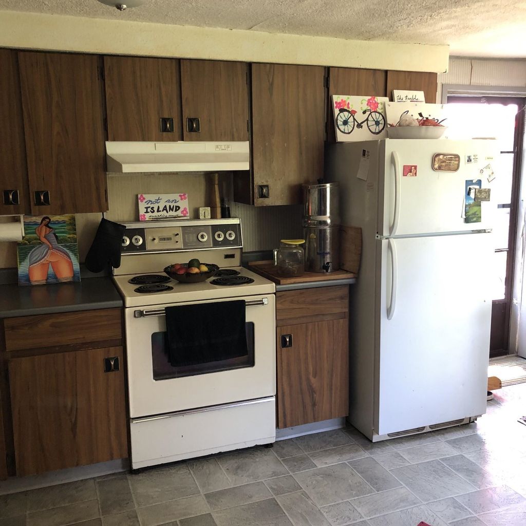 listing image 1102352758709310363