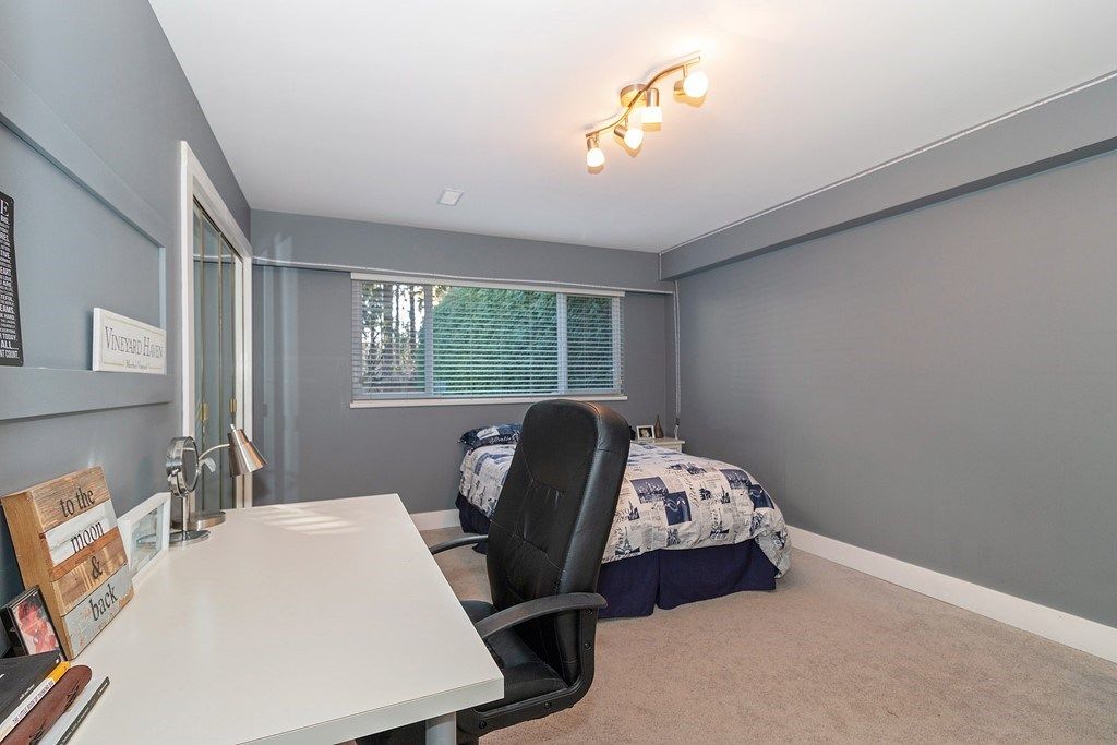 listing image 1107843365638196254