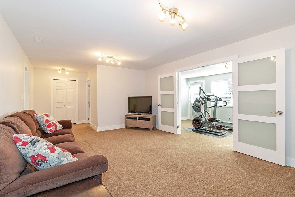 listing image 1106020589849790395