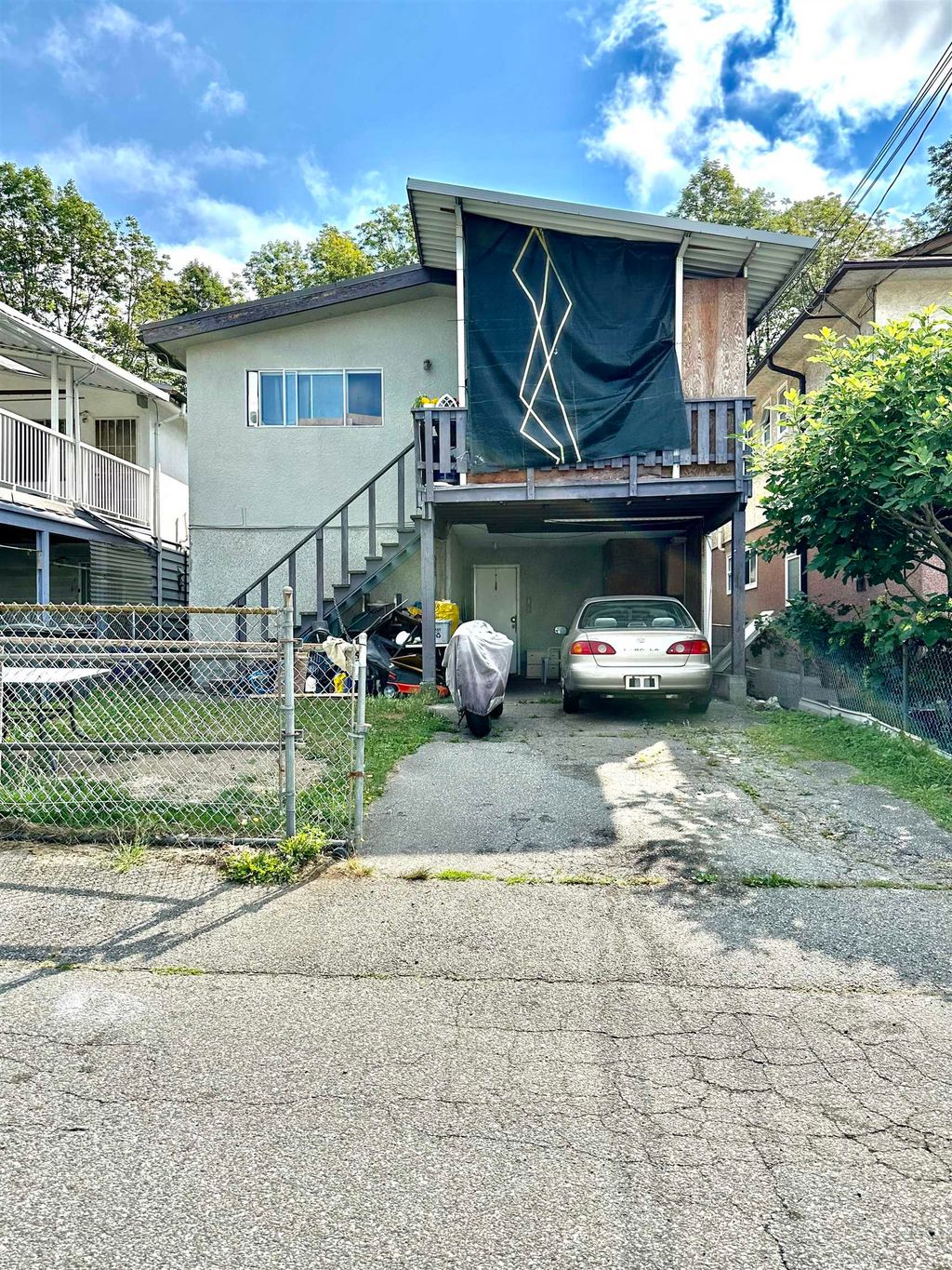 listing image 1103975464226587839