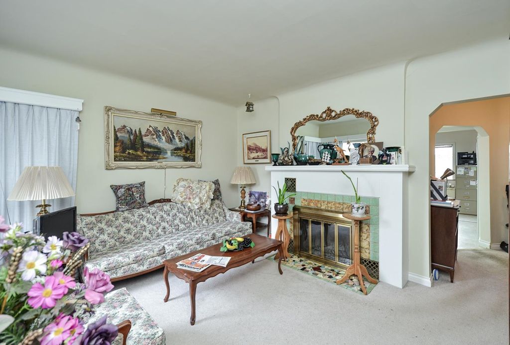 listing image 1101460617271415102