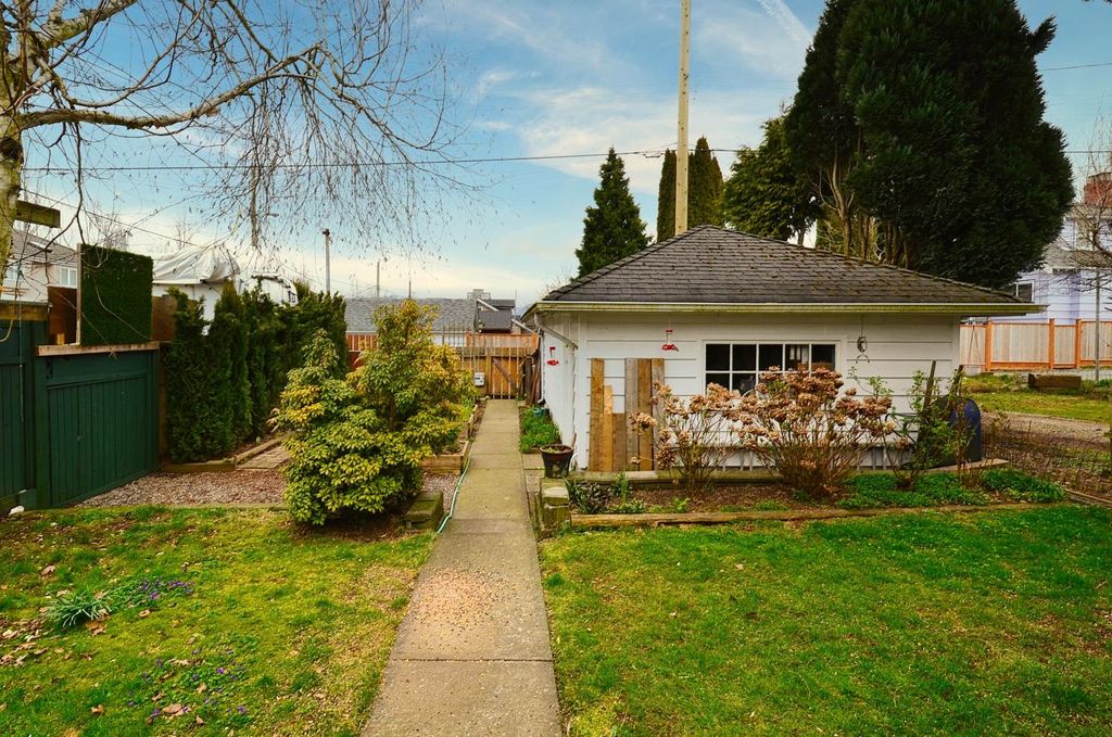 listing image 1106042876279678932