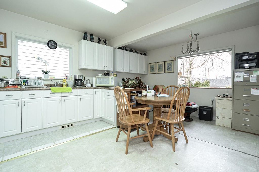 listing image 1102200472650180051