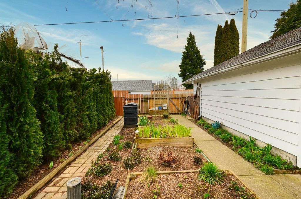 listing image 1107762120376796758